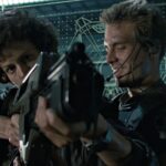 Aliens 40. yıl buluşması için James Cameron, Sigourney Weaver ve filmin oyuncularını bir araya getiren özel röportaj görseli.