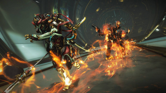 Warframe kodları Mayıs 2026 rehberinde ücretsiz glyph, booster ve oyun içi kozmetik ödülleri gösteren Warframe görseli.